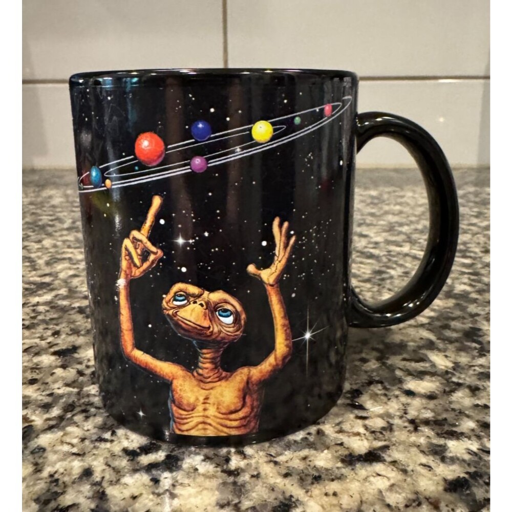 E.T. The Extra-Terrestrial Solar System Planets Alien Ceramic Mug 2018 Universal